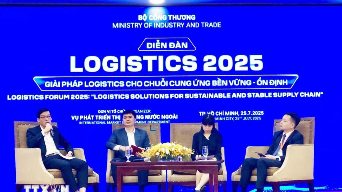 Logistics Việt Nam nửa cuối 2025 tăng trưởng mạnh nhưng áp lực chi phí và pháp lý vẫn hiện hữu