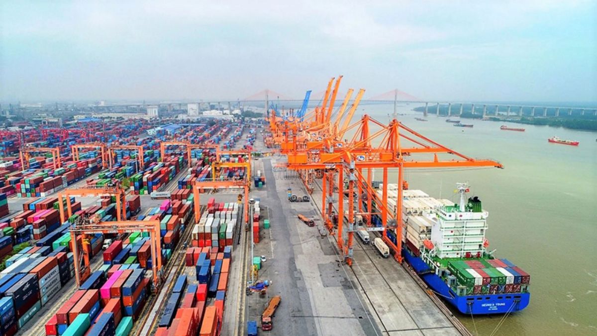 Phát triển vận tải nội địa là một trong những giải pháp để giảm chi phí logistics tại Việt Nam